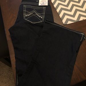 ⭐️ LAST CHANCE. ariat jeans